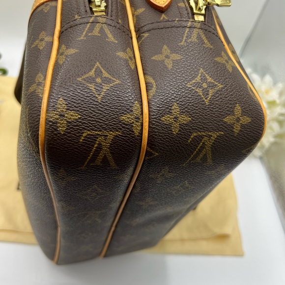 Louis Vuitton Monogram Reporter - Picture 9 of 13